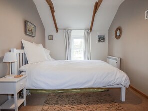 2 bedrooms, individually decorated, individually furnished - Trevrock (Penzance)