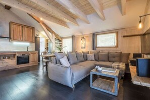 TV - Le Refuge Cosy One Bedroom Chamonix Demi Chalet (Chamonix-Mont-Blanc)