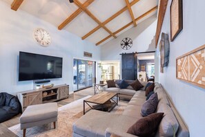 Televisie, videospelletjes en een kantoor