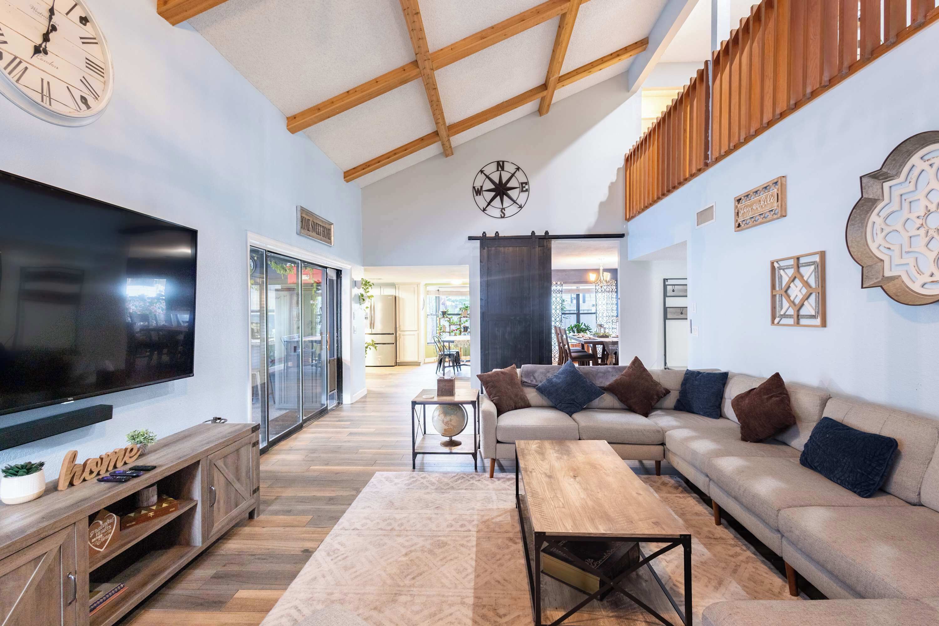 Télévision, jeux vidéo, espaces bureaux