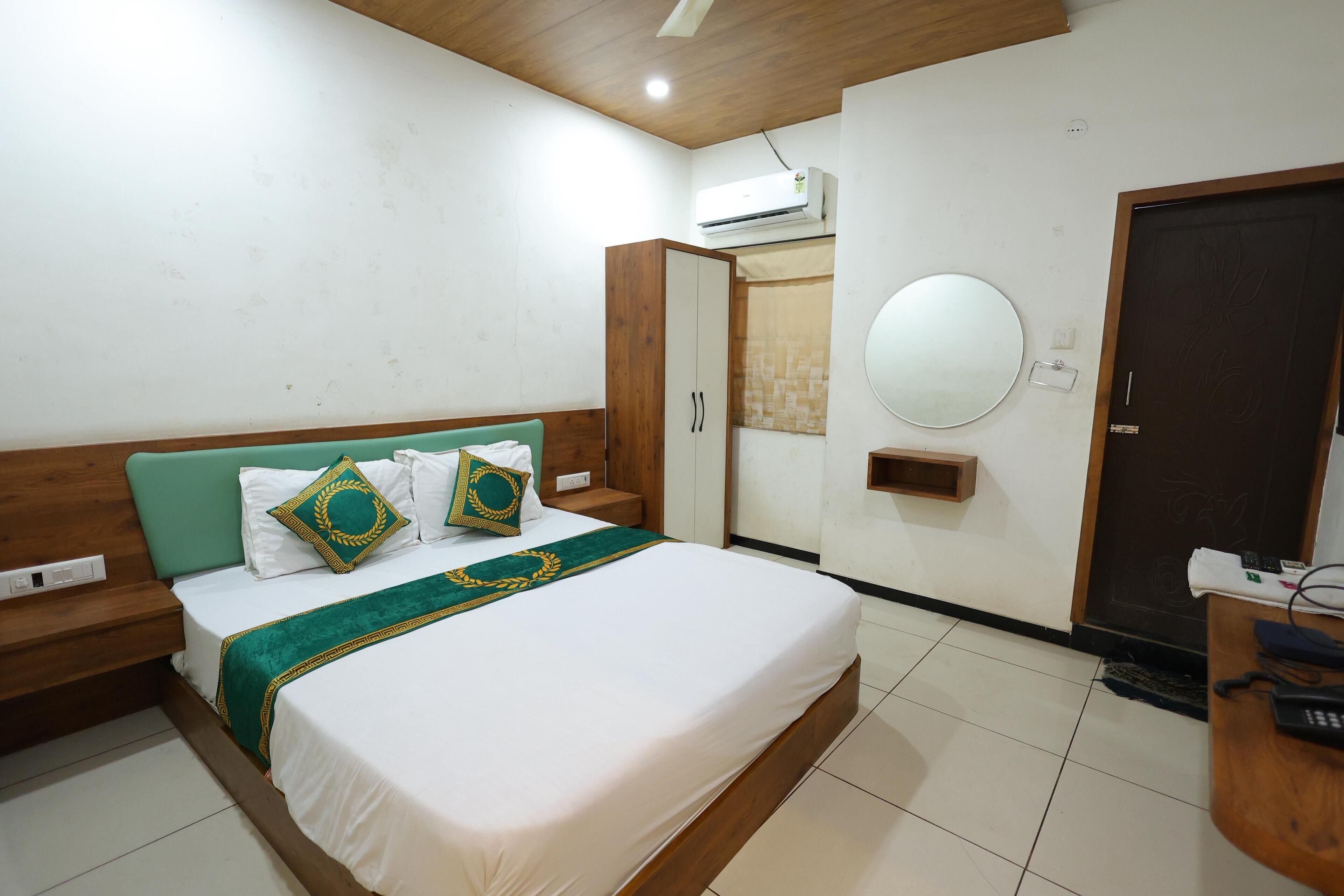 Quarto luxo | Escrivaninha, Wi-Fi de cortesia, roupa de cama