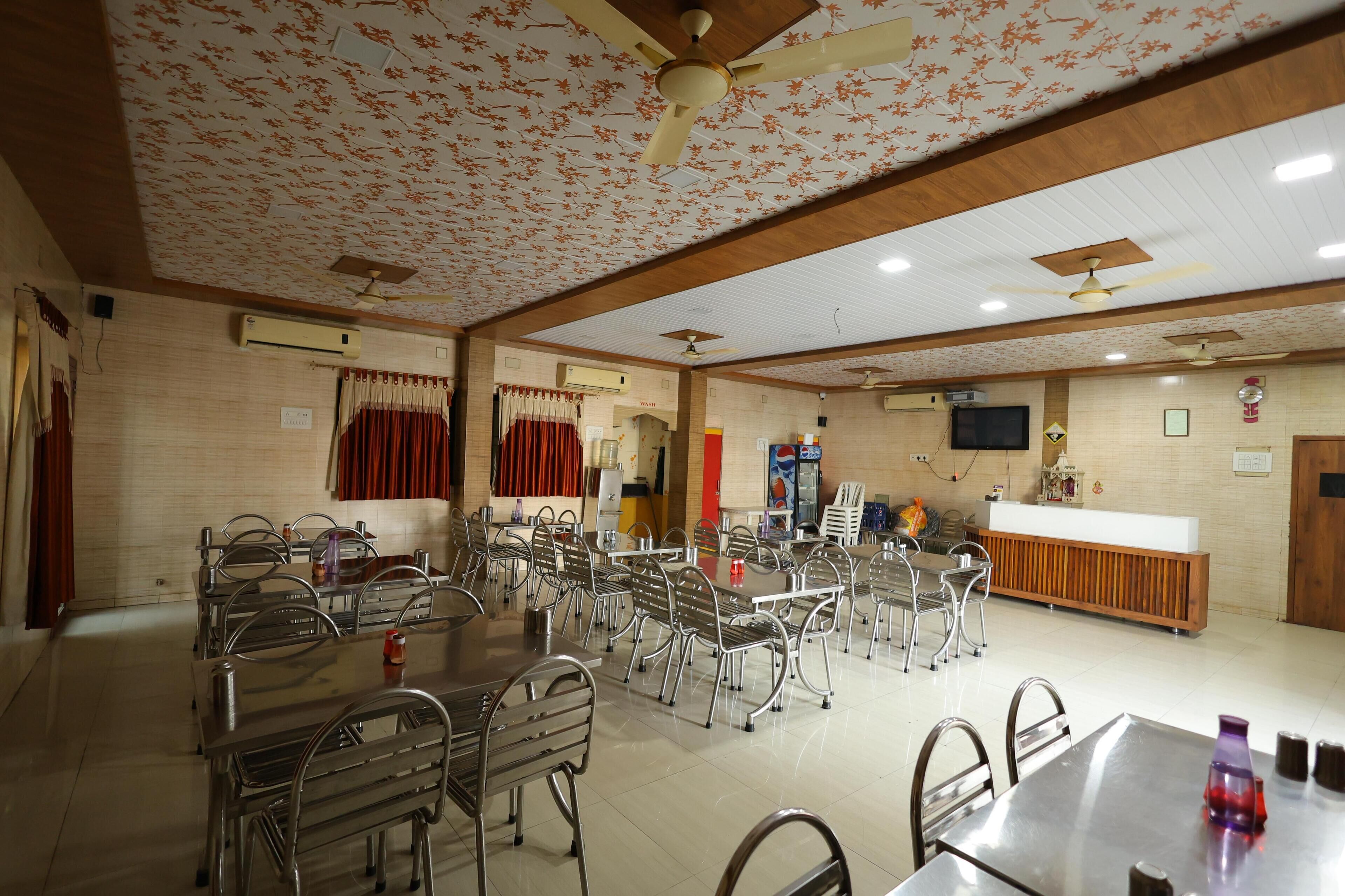 Daily full breakfast (INR 200 per person)