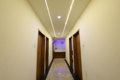 Hotel Royal Raj