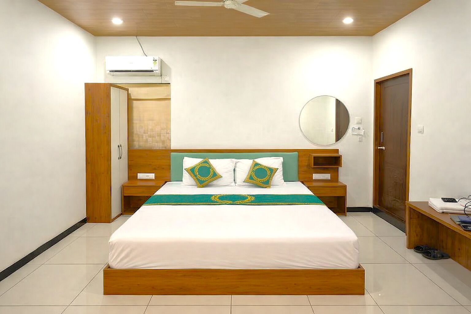 Deluxe-rum | Skrivbord, gratis wi-fi och sängkläder