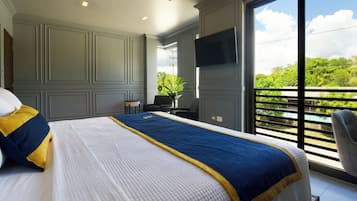 Deluxe Room | Minibar, desk, free WiFi, bed sheets