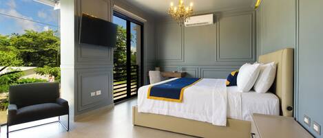 Deluxe-Zimmer | Schreibtisch, VerdunkelungsvorhĂ€nge, BĂŒgeleisen/BĂŒgelbrett