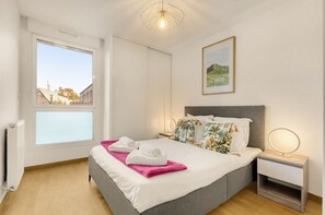 2 chambres, fer et planche à repasser, Wi-Fi gratuit, draps fournis