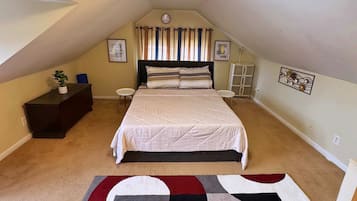 3 bedrooms, desk, iron/ironing board, travel crib