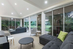 Interior - Port Douglas Mirage Villa 424 (Port Douglas)
