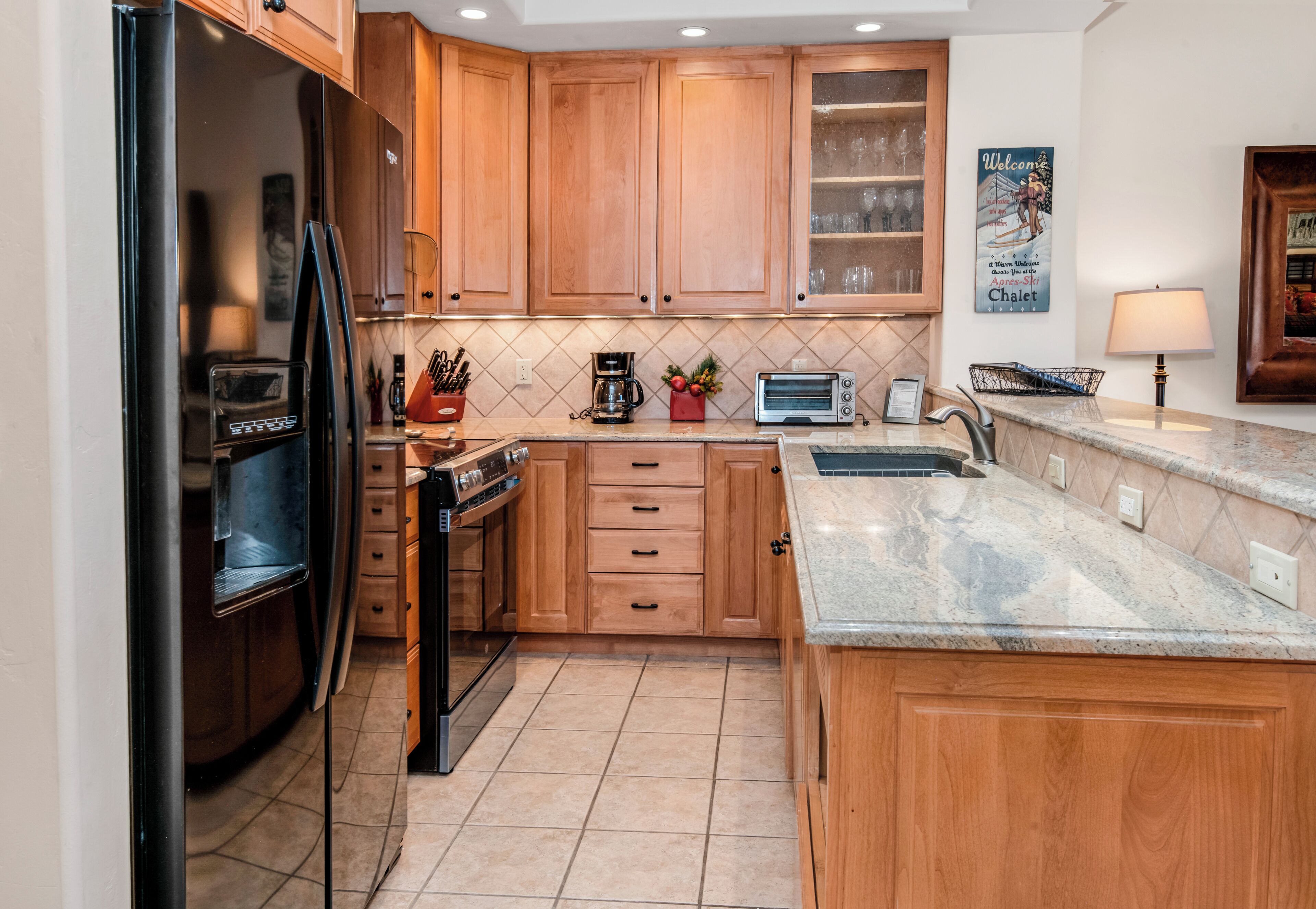 Microondas, horno, placa de cocina, lavavajillas