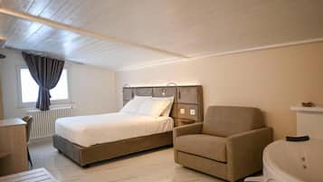 In-room safe, blackout curtains, soundproofing, free WiFi