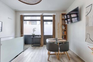 Dining - Appartement de charme à Montmartre (Paris)