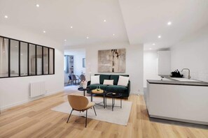 TV, offices - Magnifique Appartement 3BR 8P Nation (Paris)