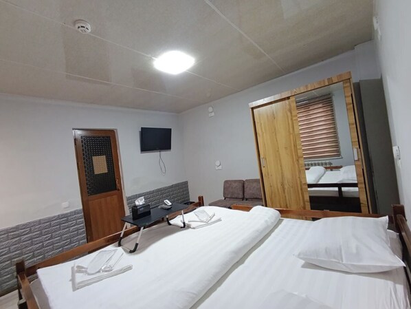 Standard Double Room, 1 Double Bed | Blackout curtains, iron/ironing board, free WiFi, bed sheets - Caravan Hostel (Tashkent)