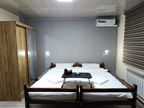 Standard Double Room, 1 Double Bed | Blackout drapes, soundproofing, iron/ironing board, free WiFi - Caravan Hostel (Tashkent)