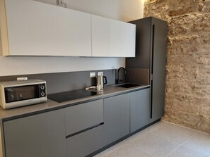 Refrigerador, microondas, parrilla de estufa y lavavajillas 