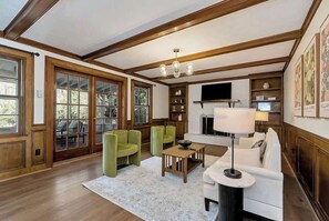 Téléviseur, bureau