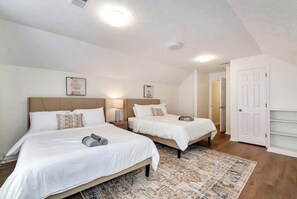 7 quartos, ferros/tábuas de passar roupa, berço de viagem, Wi-Fi