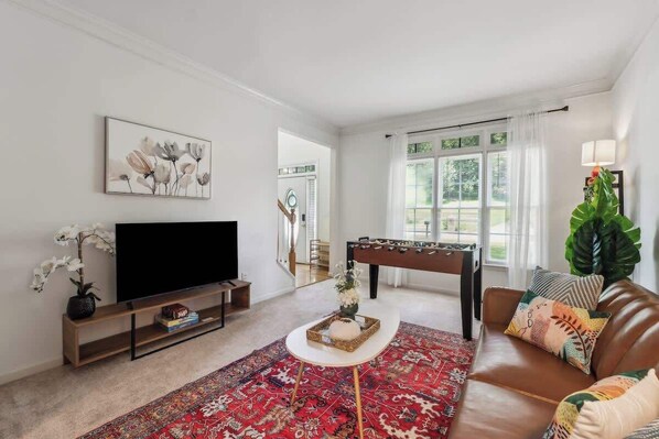 電視、書籍、 辦公室