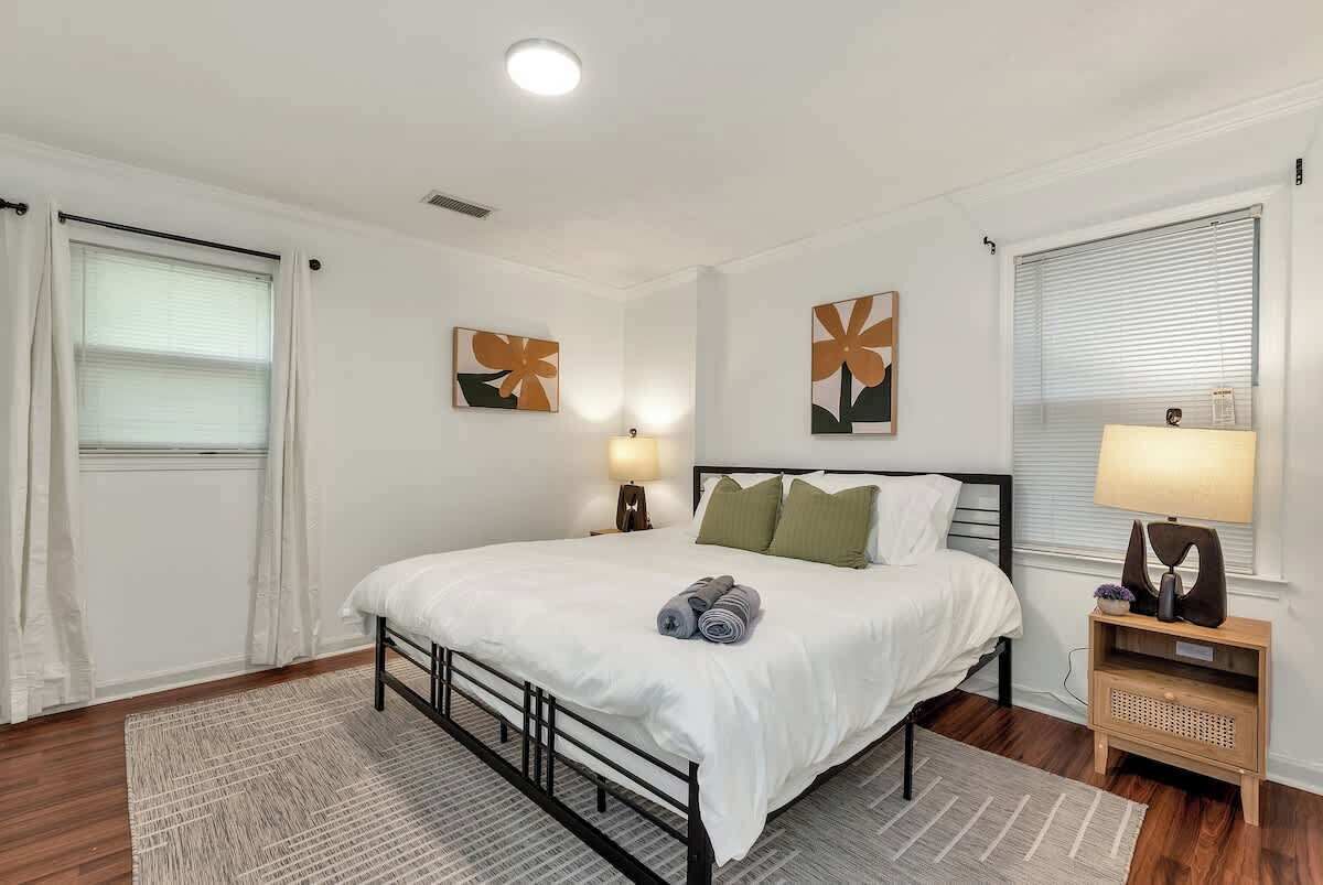 6 bedrooms, iron/ironing board, travel crib, WiFi