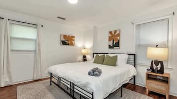 6 quartos, ferros/tábuas de passar roupa, berço de viagem, Wi-Fi