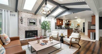 ALL Kings!/ Gameroom/ Huge Deck/ Family Friendly