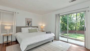 6 bedrooms, iron/ironing board, travel crib, WiFi