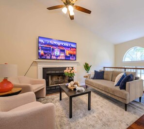 TV, peis og kontorer