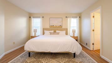 4 habitaciones, tabla de planchar con plancha, cuna de viaje y wifi