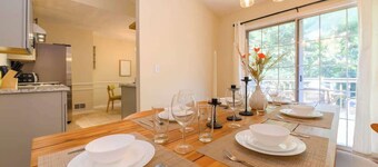 Family Home/Near ATL/5beds/3baths/Sleep12