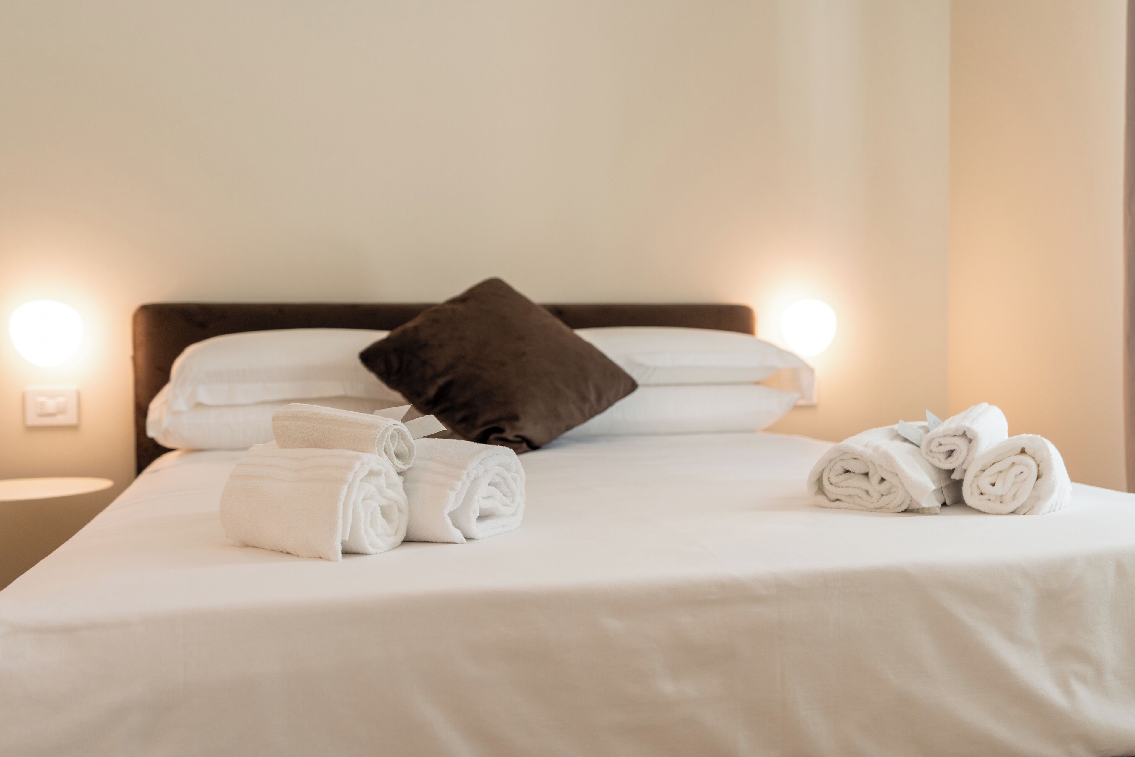 Deluxe Studio, Courtyard View | Laptop workspace, blackout curtains, soundproofing, iron/ironing board