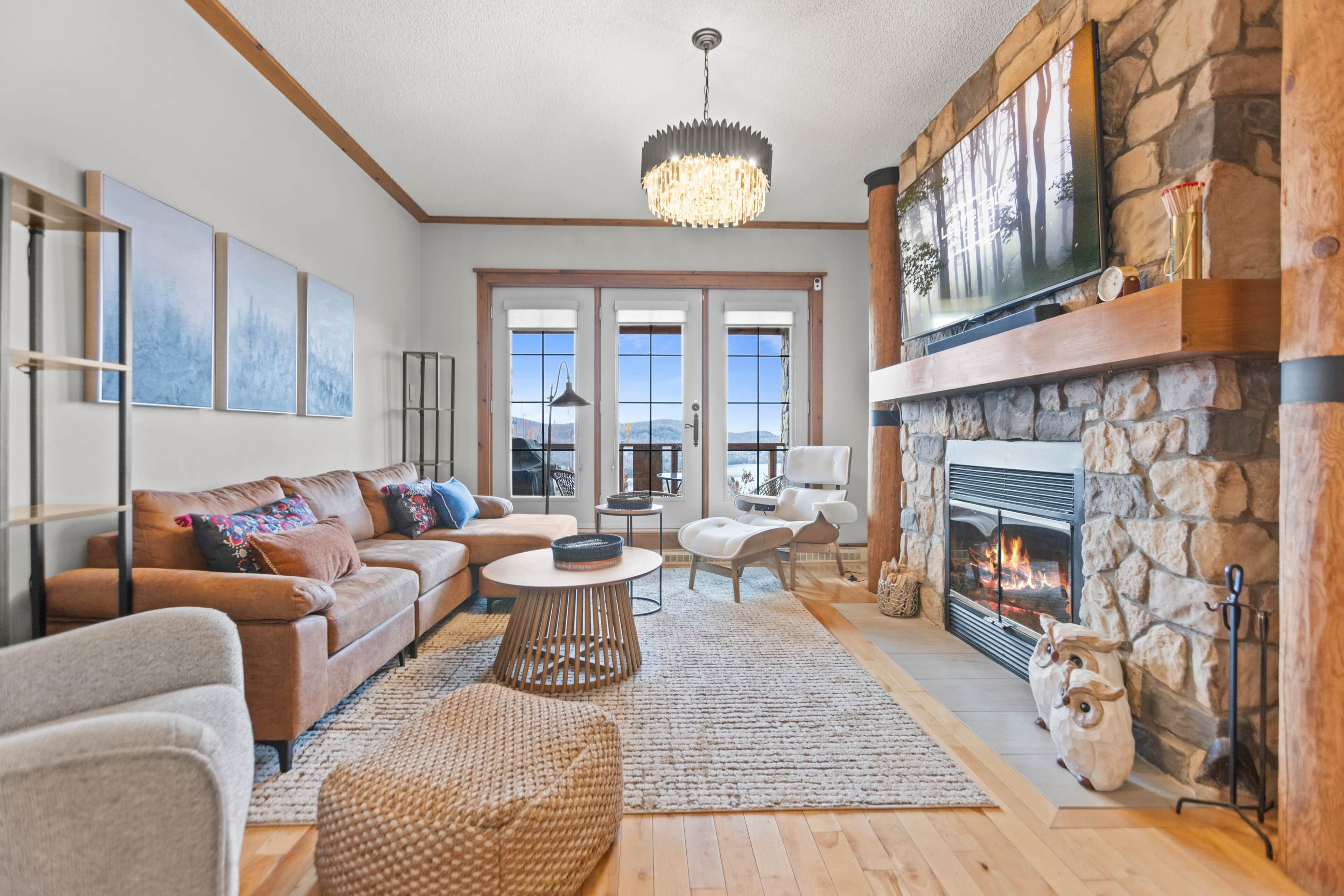 Smart TV, fireplace, stereo