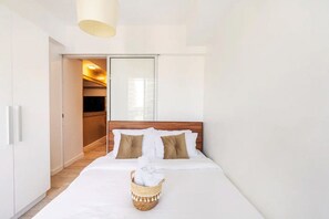 2 bedrooms, iron/ironing board, WiFi, bed sheets - Adams'Crib Apartment 2BR by Azure Residences Near Manila International Airport (Parañaque)