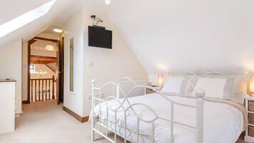 2 bedrooms, individually decorated, individually furnished, free WiFi