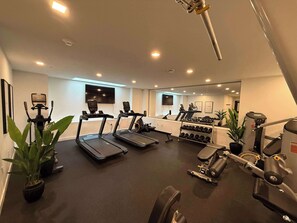Fitness facility - Bright, warm & spacious 1 BR in North End Halifax (Halifax)
