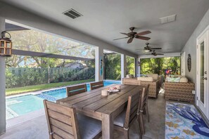 Dining - Stunning 4BR Home w/ Heated Pool & Spa- Near Beach (Naples)