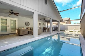 Pool - Stunning 4BR Home w/ Heated Pool & Spa- Near Beach (Naples)