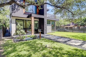 Exterior - Elegant home close to the iconic South Congress St (Austin)