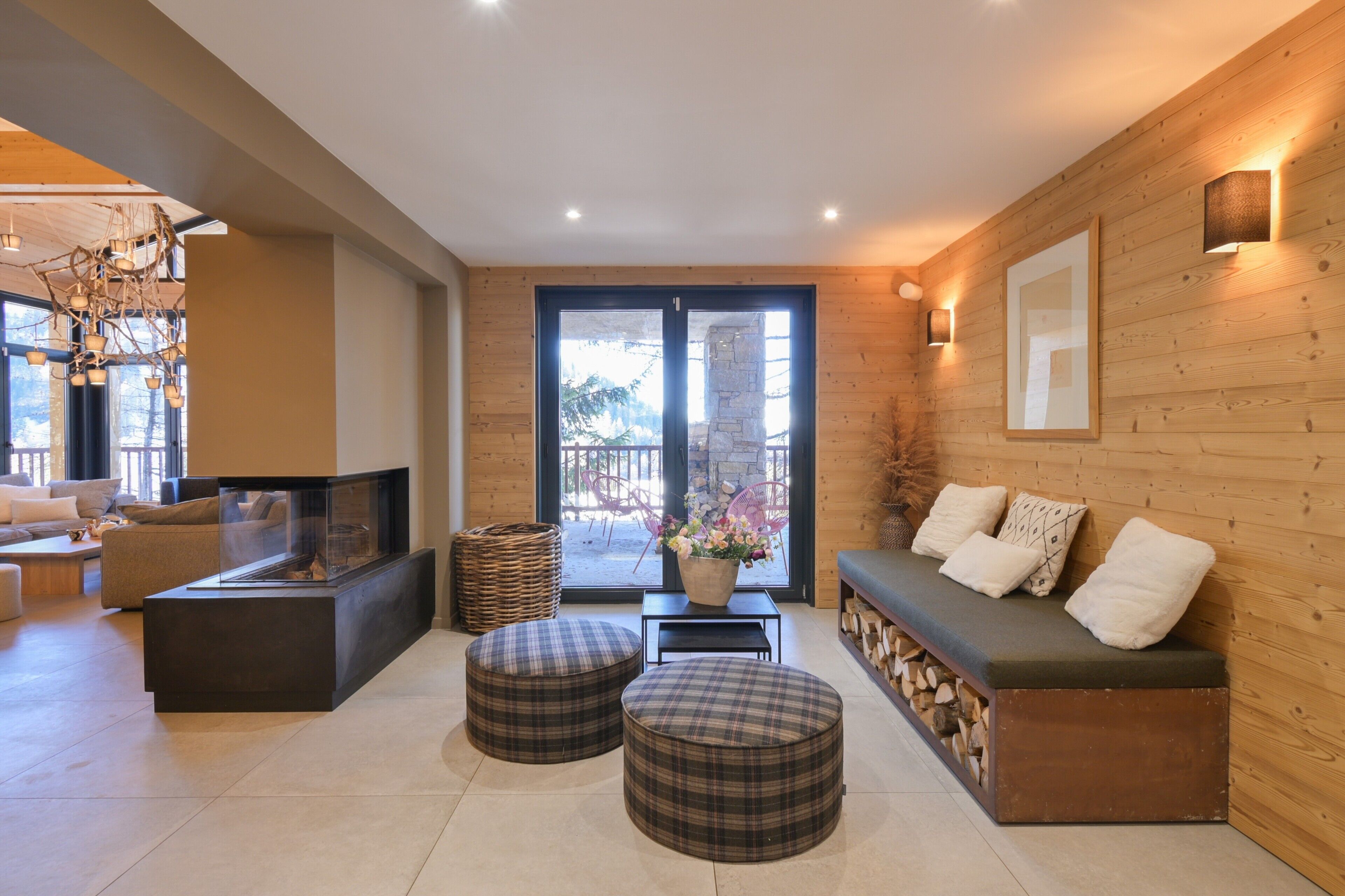 Televisio, takka, DVD-soitin