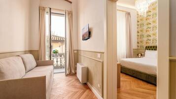 Deluxe-Doppelzimmer | Minibar, Zimmersafe, Schreibtisch, laptopgeeigneter Arbeitsplatz