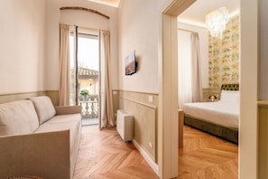 Deluxe Double Room | Minibar, in-room safe, desk, laptop workspace - Incanto Relais & Charme (Florence)
