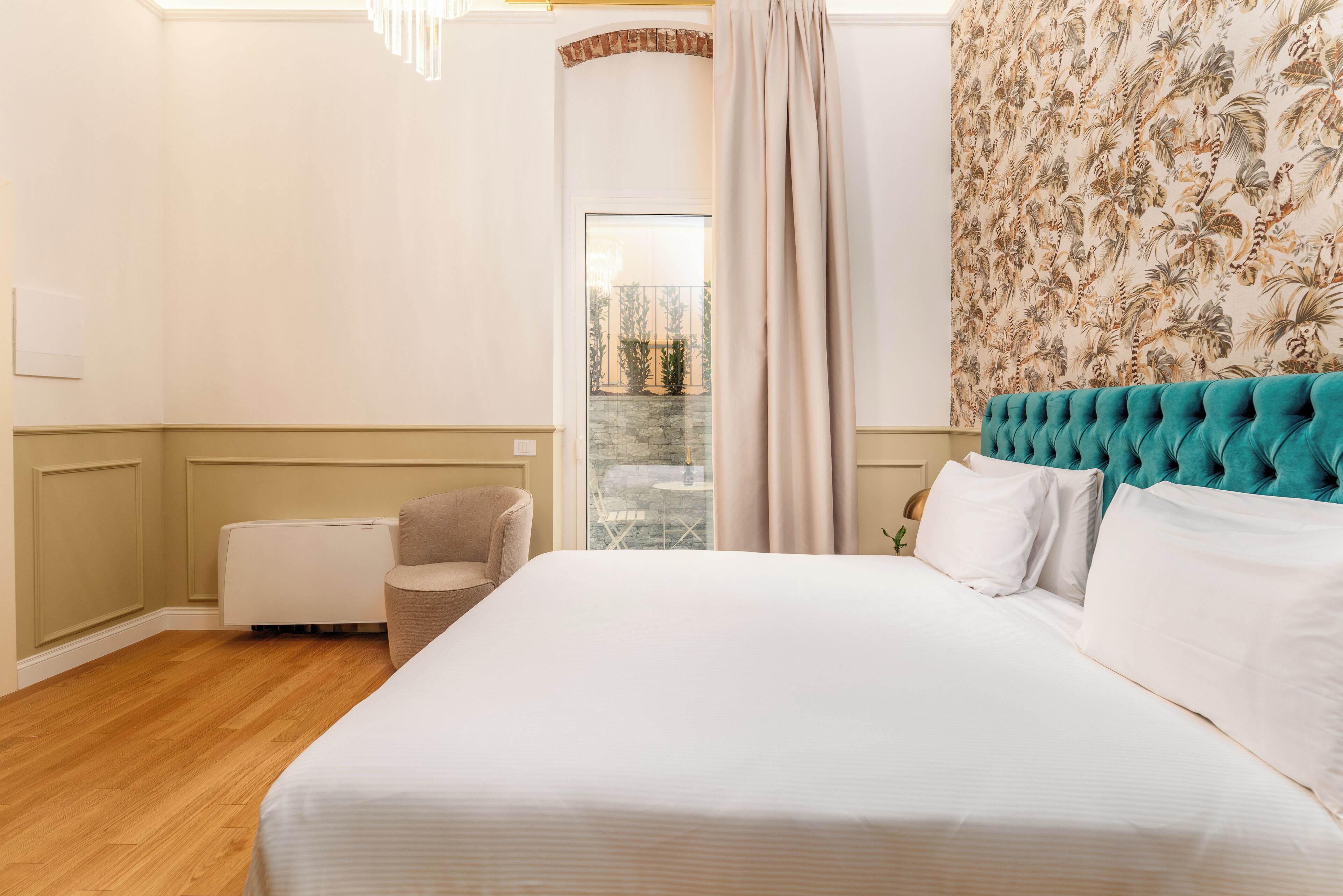 Dobbeltrom – standard | Minibar, safe på rommet, skrivebord og skrivebord for bærbar PC