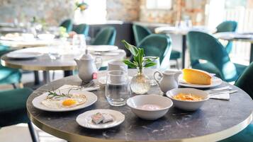 Petit déjeuner buffet compris tous les jours