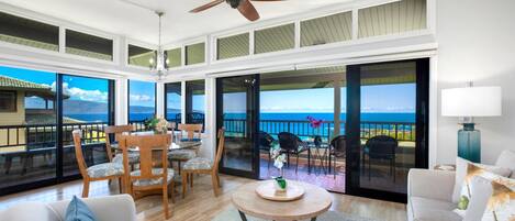 Condo (4 Bedrooms) | Sala de estar | Televisión