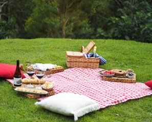 Outdoor dining - Villa Langma (Campos do Jordão)