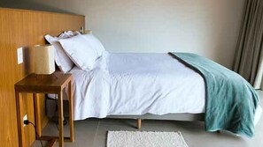 Desk, laptop workspace, free WiFi - Villa Langma (Campos do Jordão)