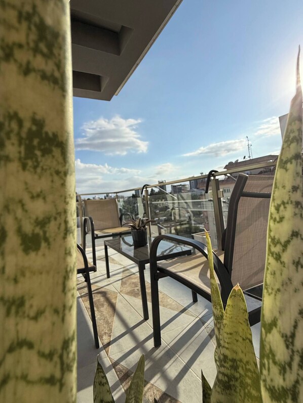 Apartment, 2 Bedrooms, Accessible, Smoking | Balkoni