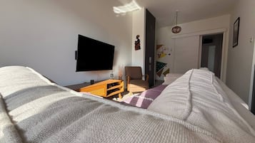Apartment, 2 Bedrooms, Accessible, Smoking | 2 bedrooms