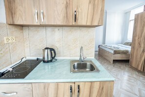 Superior Studio, Balcony | Desk, laptop workspace, free WiFi - Batumi Inn (Batumi)