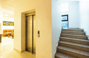 Elevator - Batumi Inn (Batumi)